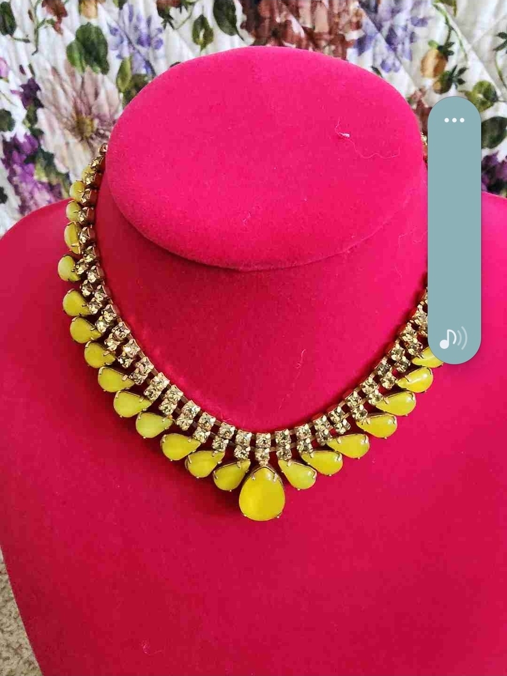 Weiss Yellow Necklace Vintage